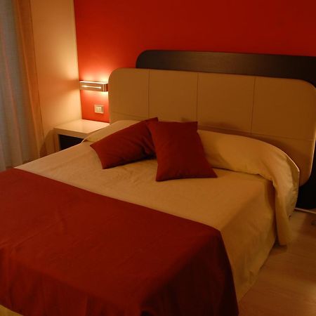 Palazzo Sciacca Bed & Breakfast Patti Phòng bức ảnh