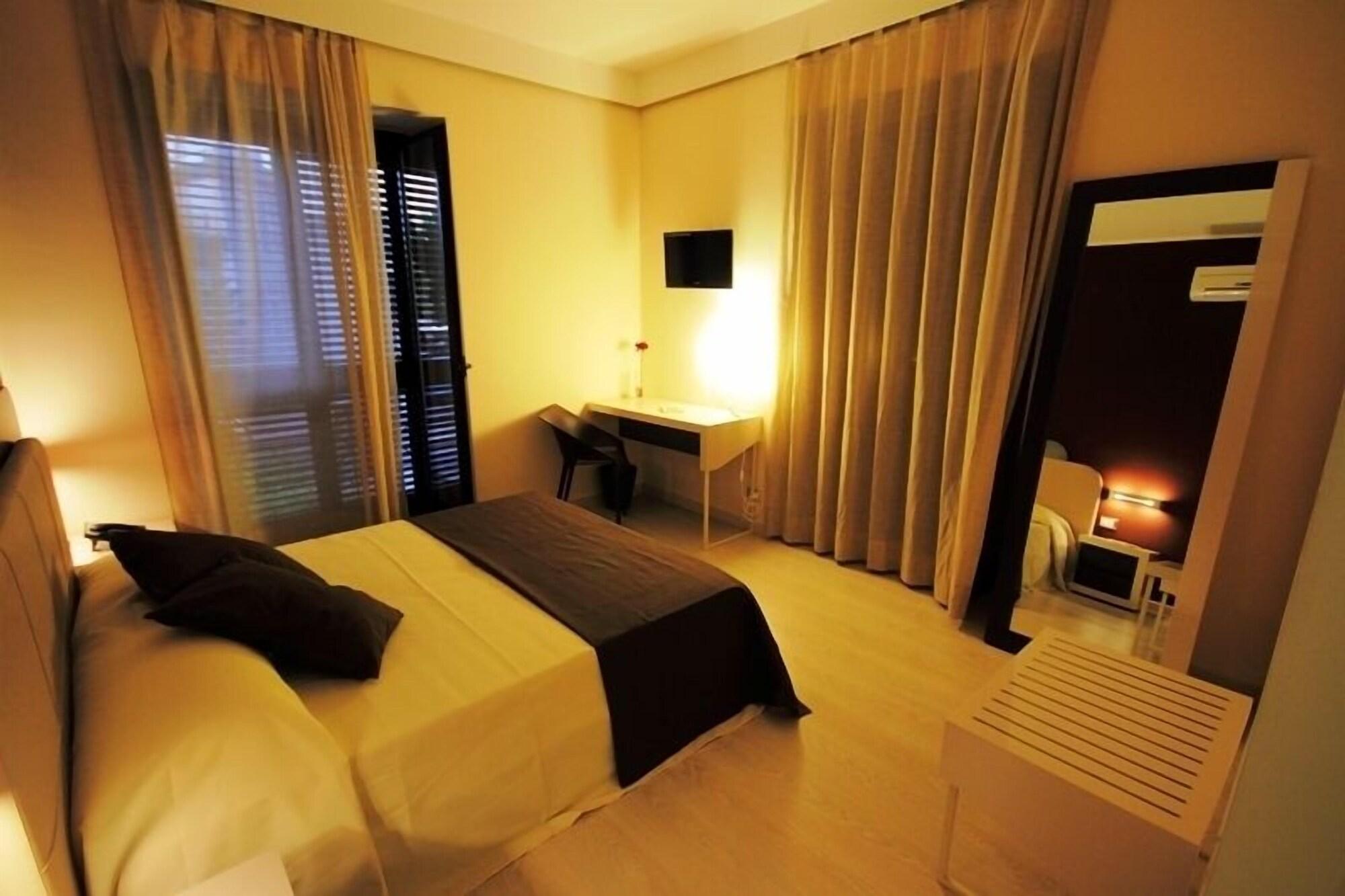 Palazzo Sciacca Bed & Breakfast Patti Ngoại thất bức ảnh